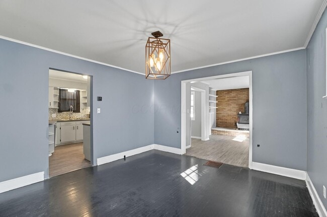 Building Photo - 610 Salisbury Rd