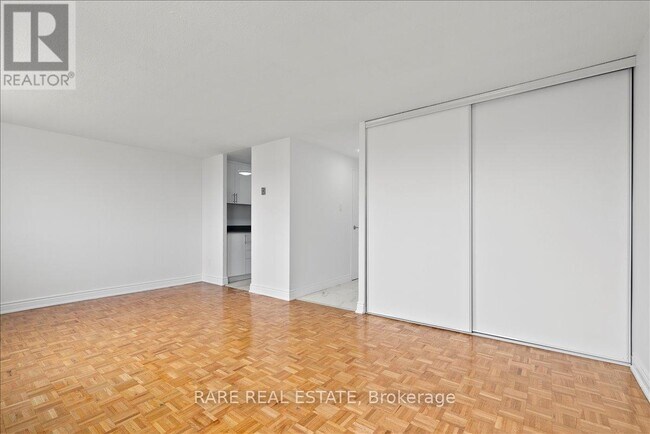 Photo du bâtiment - 7555 Goreway Dr