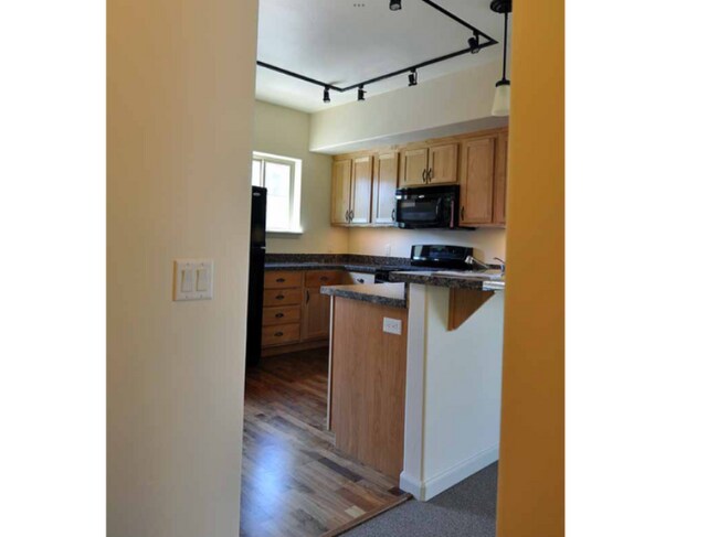 Building Photo - 2523 Woodside Blvd