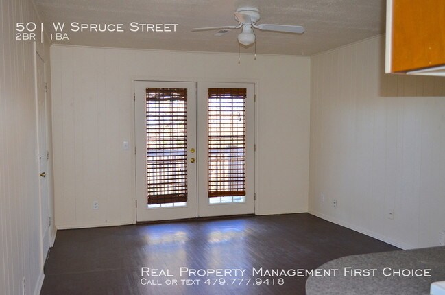 Building Photo - 501 W Spruce St