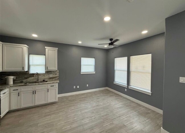 Building Photo - 9815 Garcroft St