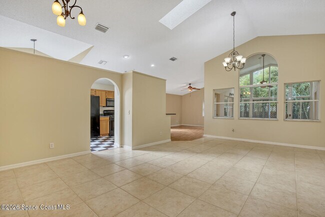 Building Photo - 2900 Pebble Creek St