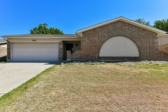 Building Photo - 6437 Starnes Rd