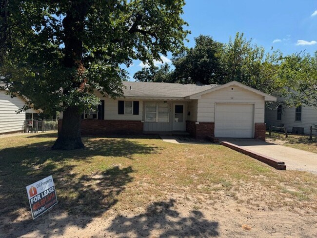 Foto del edificio - 3 bed 1.5 baths in Bethany!