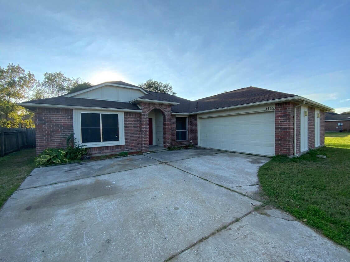 Foto principal - 3903 Briar Hollow Dr