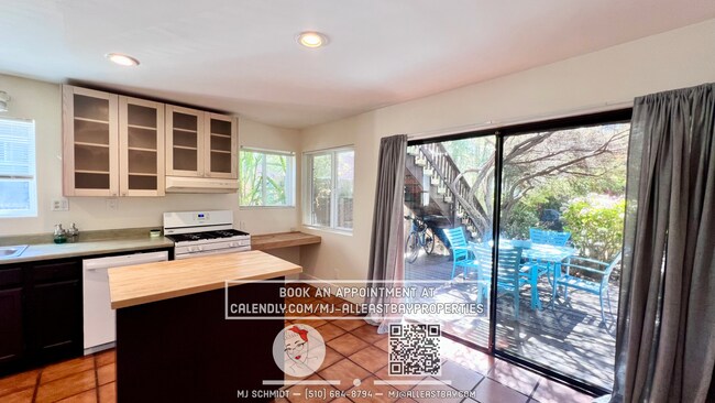 Foto del edificio - Garden oasis 2 bedroom with wrap around ya...