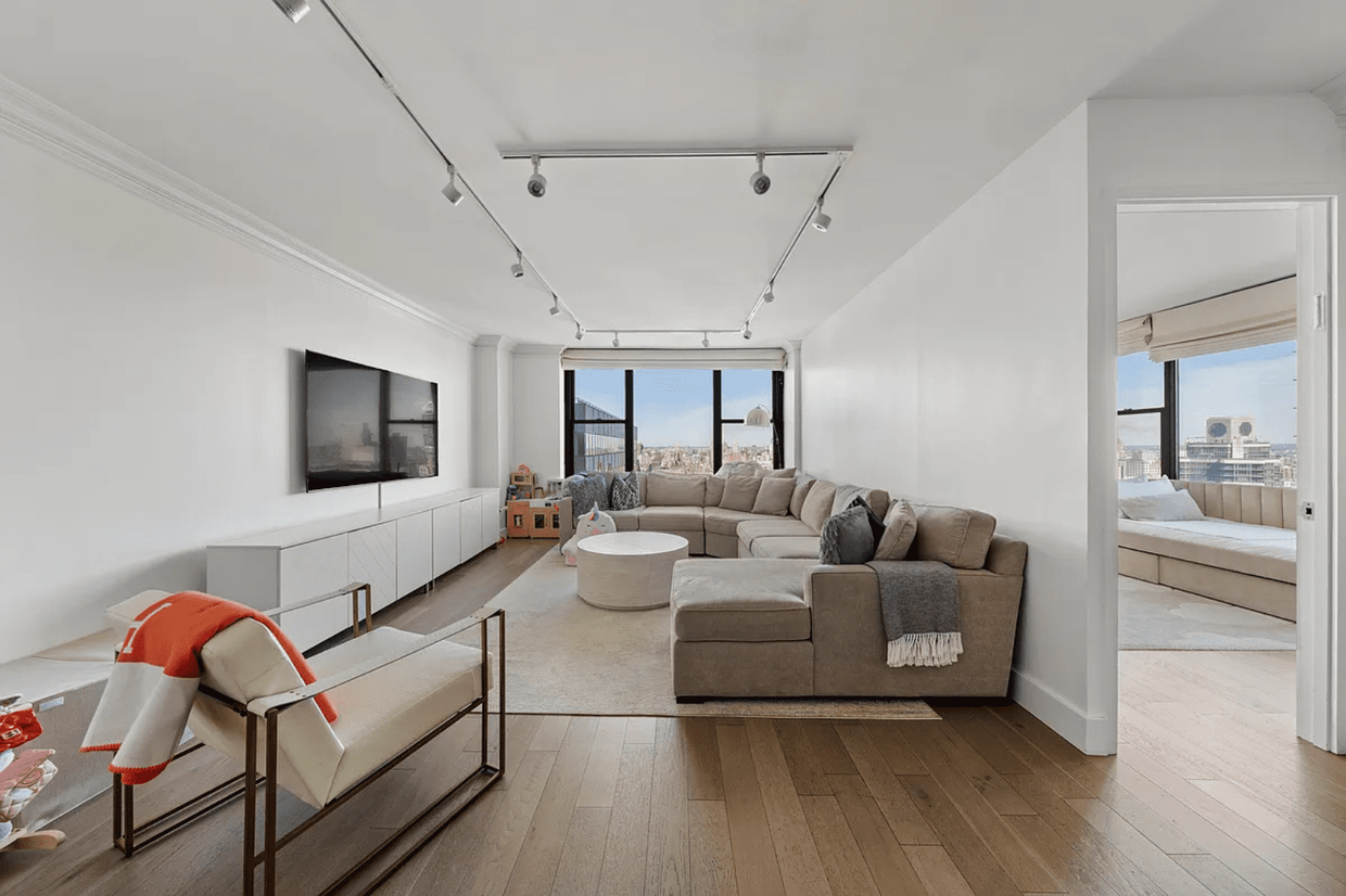 Foto principal - 117 E 57th St