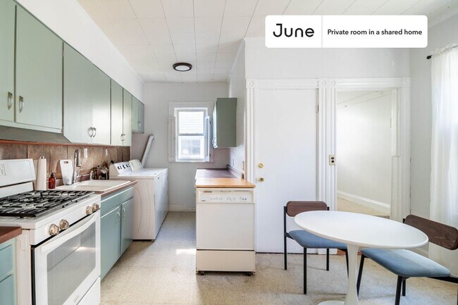 Foto del edificio - Room in Shared 7 bed/2 bath home