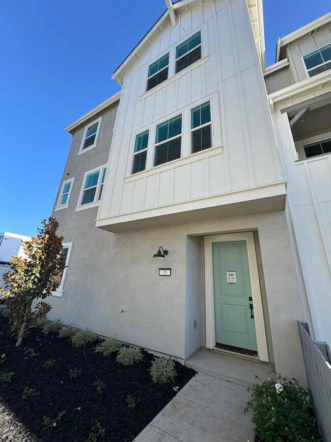 Foto del edificio - 35 Morera Ln