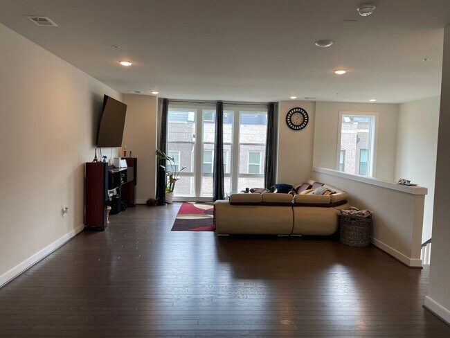 Foto del edificio - 13335 Launders St
