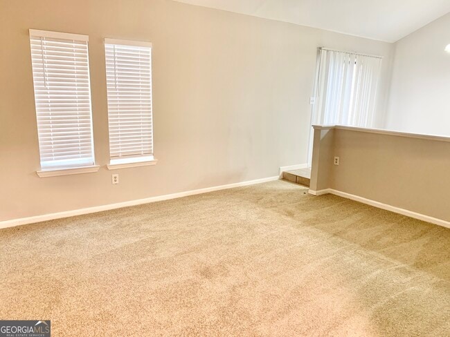 Building Photo - 2046 Oak Park Ln