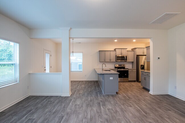 Foto del edificio - BEAUTIFUL 3 Bedroom in Midland Available A...