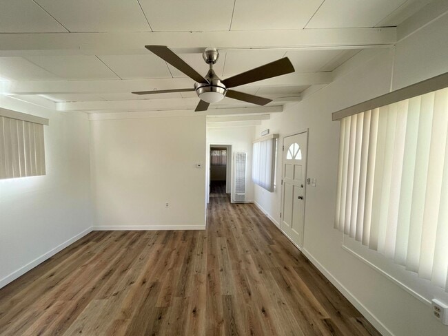 Building Photo - 409oak