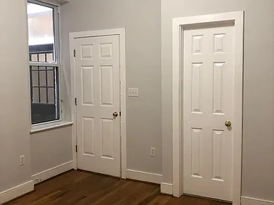 bedroom - 2708 E Broad St