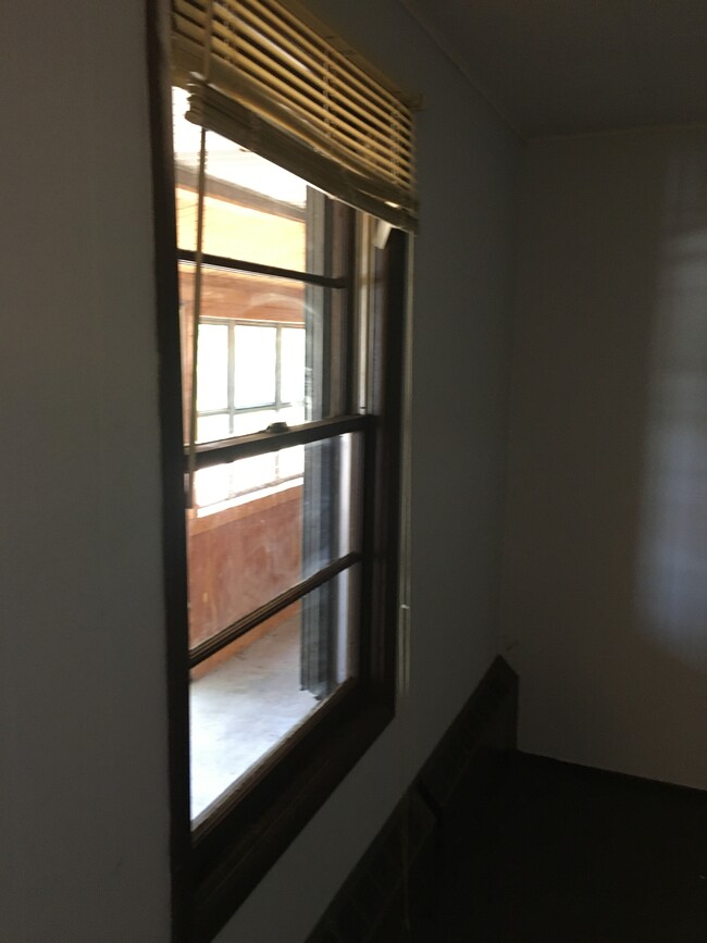Building Photo - 997 WI-82