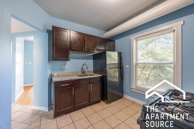 Foto del edificio - 4058 W Congress Pkwy