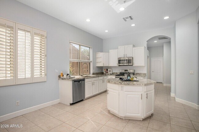Foto del edificio - 16601 N 104th St