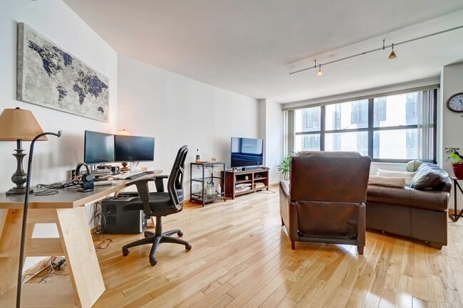Foto del edificio - 7004 JFK Blvd E