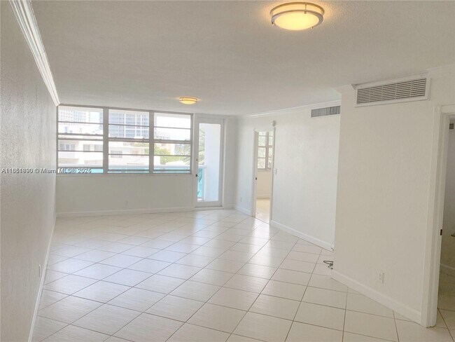 Foto del edificio - 6770 Indian Creek Dr