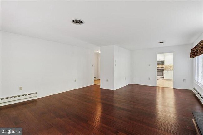 Foto del edificio - 201 Chandler Dr