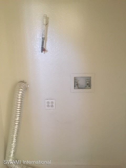 Building Photo - 845 W Beach Ave