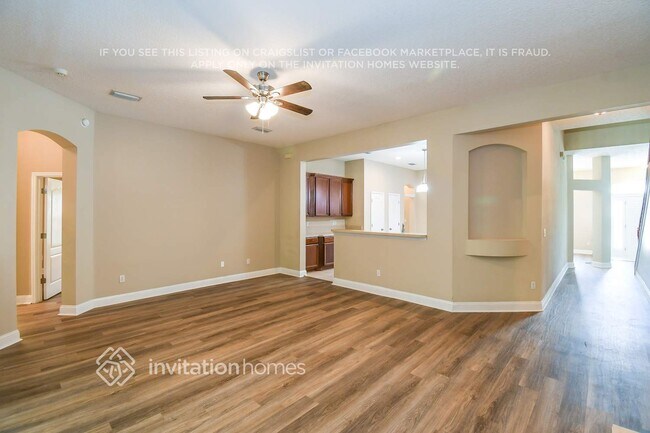 Foto del edificio - 382 Edge of Woods Rd