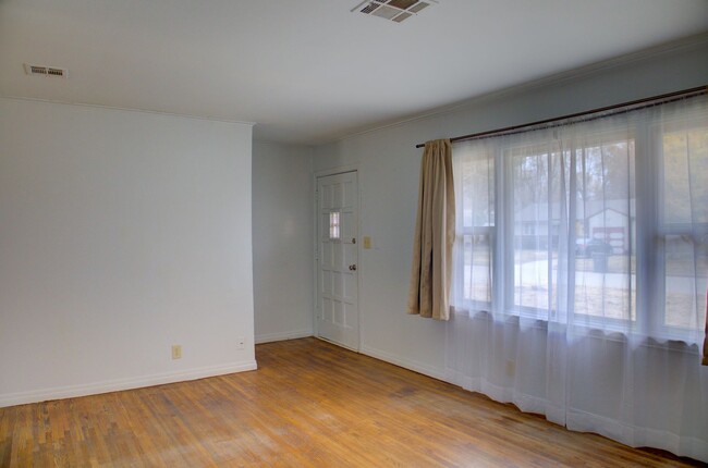 Foto del edificio - Cozy 2-Bedroom Rental in a Quiet Neighborhood