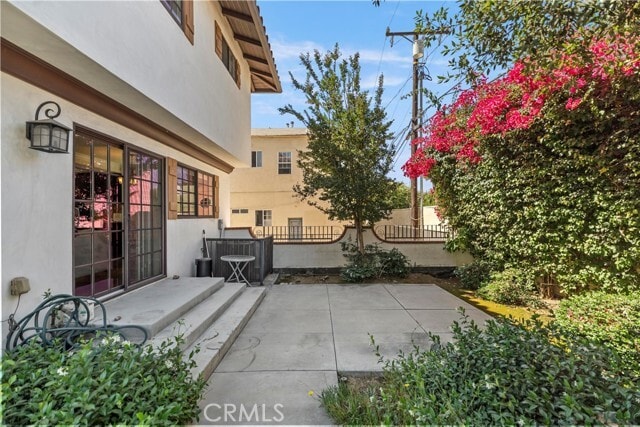 Building Photo - 1128 Huntington Dr