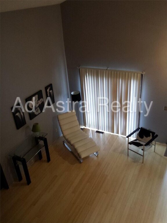 Foto del edificio - Updated 3Bed/2bath Townhome in Lenexa-Avai...
