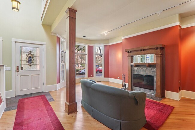 Foto del edificio - 1027 W Newport Ave