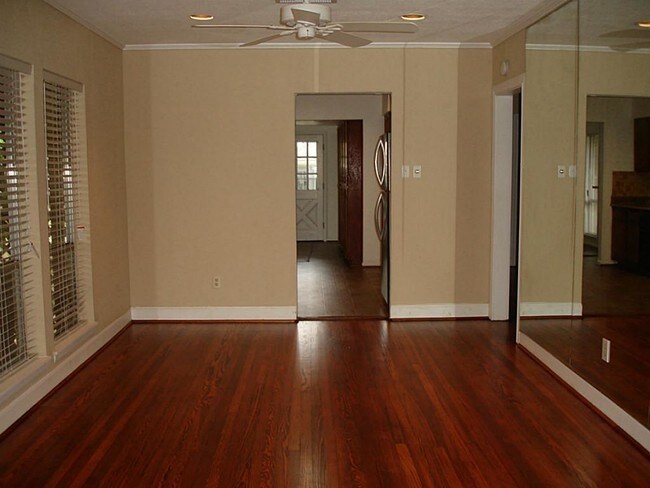 Foto del edificio - 820 Fisher St