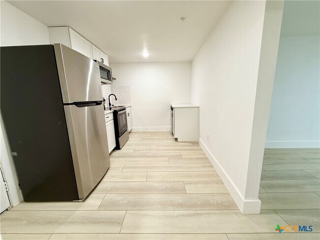 Foto del edificio - 2204 W San Antonio St