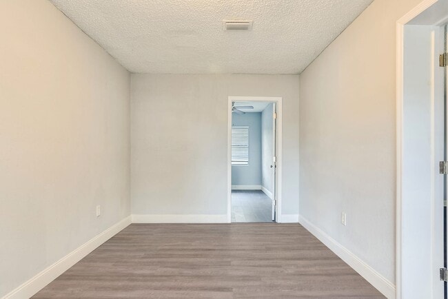 Building Photo - 1324 37Th St