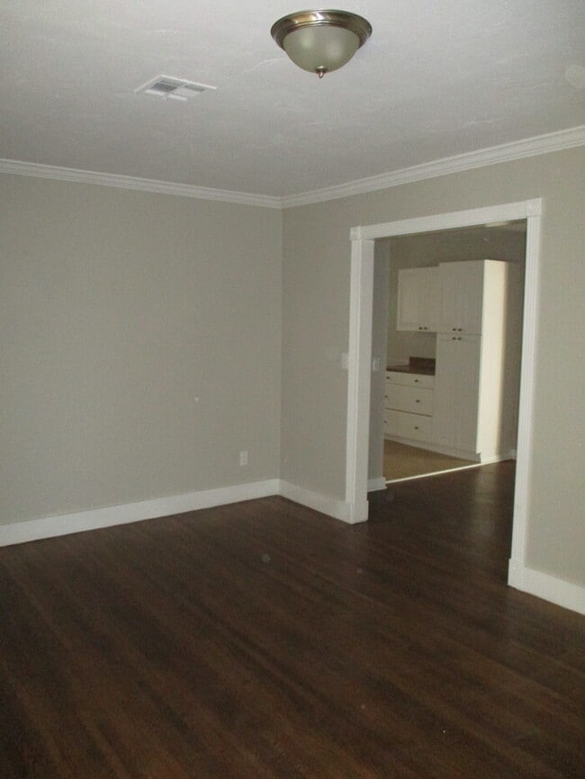 Building Photo - 6009 NW 55th St