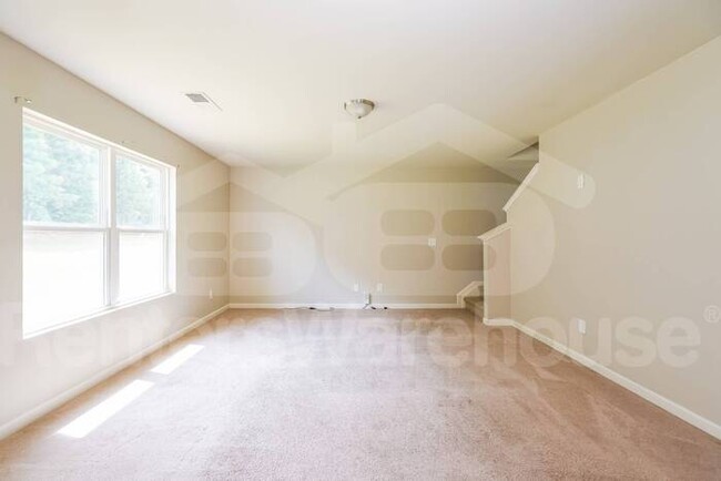 Building Photo - Traditional 3/2.5 in Villa Rica - 50% off ...