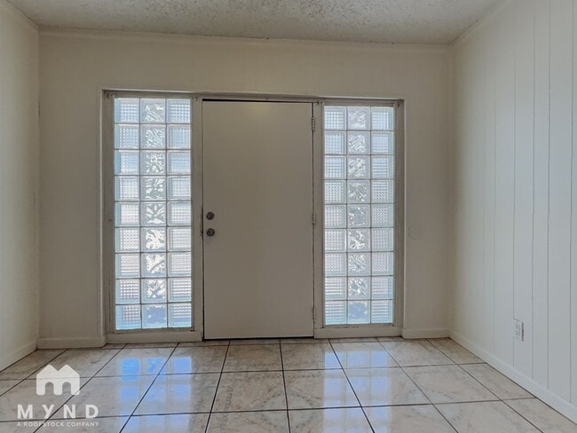 Building Photo - 4520 N 53rd Ave