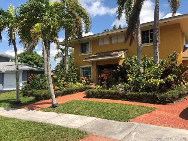 Building Photo - 12801 SW 148th Terrace Rd
