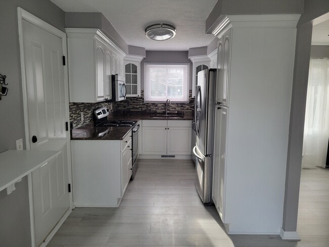 Building Photo - 16769 Walnut Creek Dr