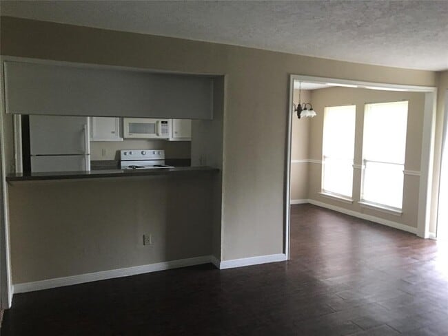 Building Photo - 13603 Ravensway Dr