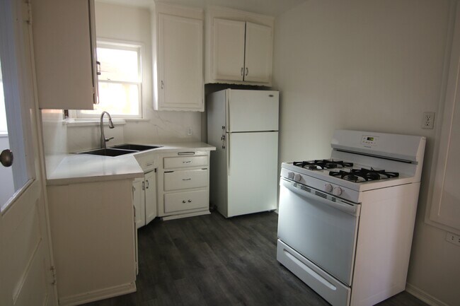 Foto del edificio - 507 S Verdugo Rd