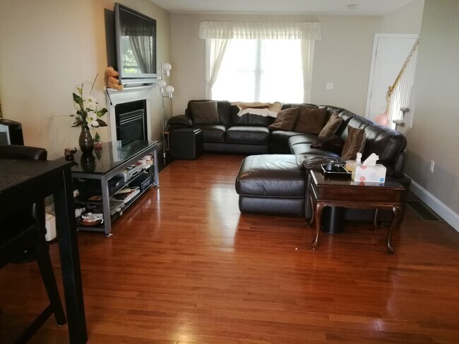 Foto del edificio - 5 Hollow Ridge Dr