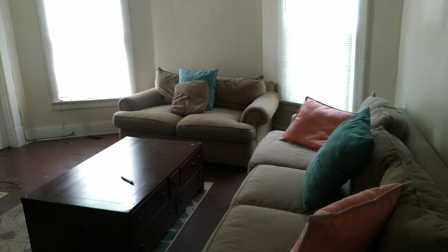 #A living room - 421 Woodland Ave