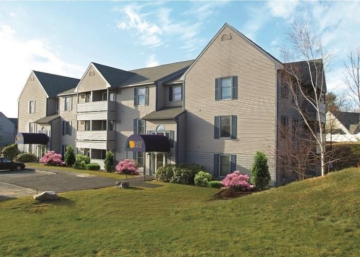 133 Eastern Ave Unit 104, Manchester, NH 03104 Room for Rent in