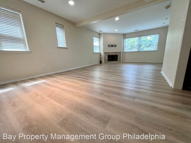 Foto del edificio - 1 br, 1.5 bath House - 237 Montgomery Ave ...