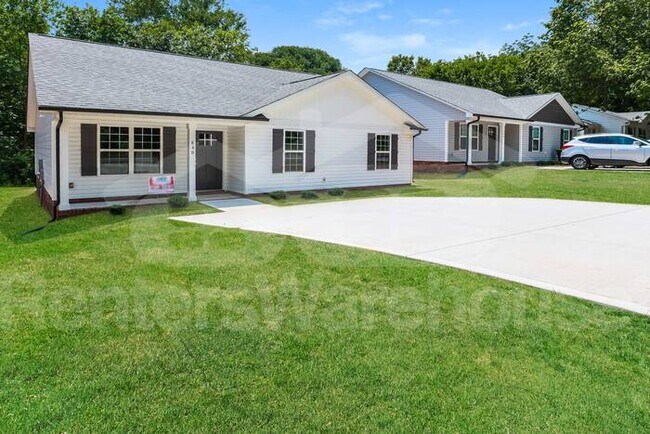 Foto del edificio - Newly built 4 bedroom 2 bath