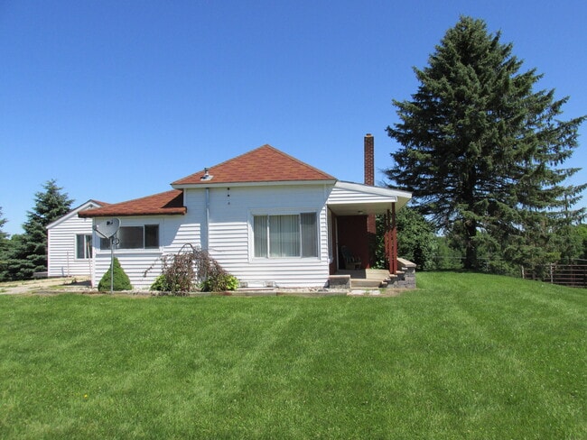 Front porch - 18945 195th Ave