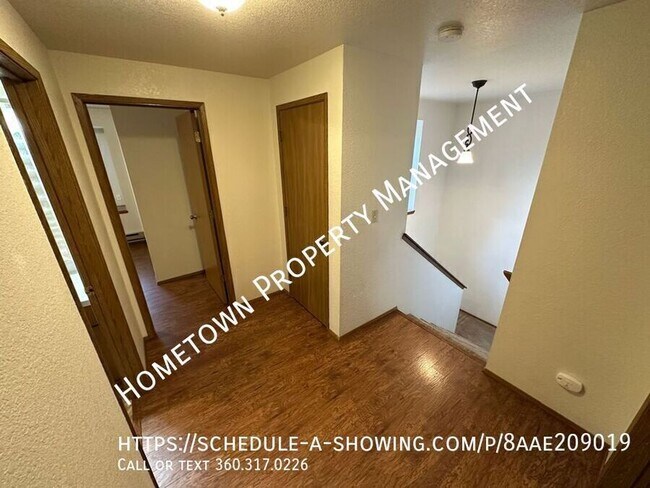 Building Photo - 1606 Sulky Dr SE