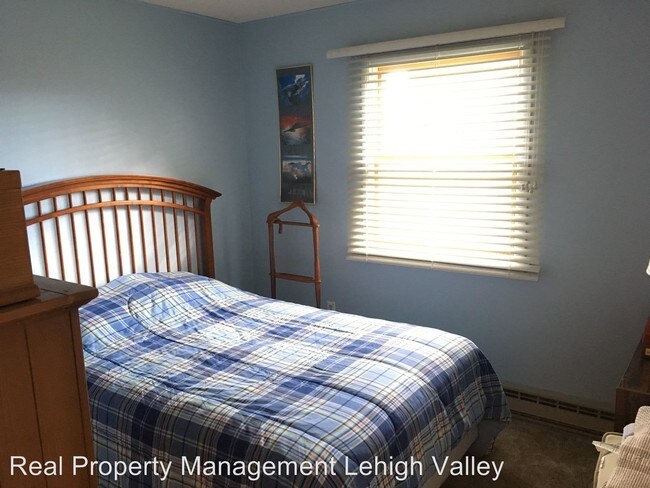 Foto del edificio - 7340 W Hillcrest Ln