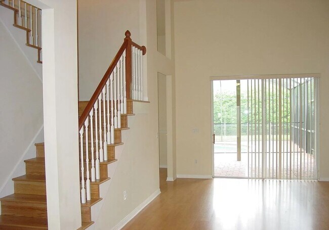 Foto del edificio - 1553 Cherry Ridge Dr