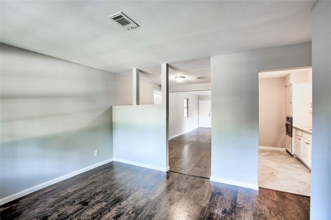 Building Photo - 11210 Cheeves Dr